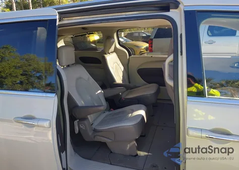 2019 Chrysler Pacifica Touring L Plus z USA, uszkodzony, nr VIN 2C4RC1EG1KR721771